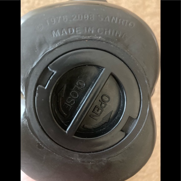 Sanrio Hello Kitty Graffiti collection collectible coin bank - Picture 3 of 4